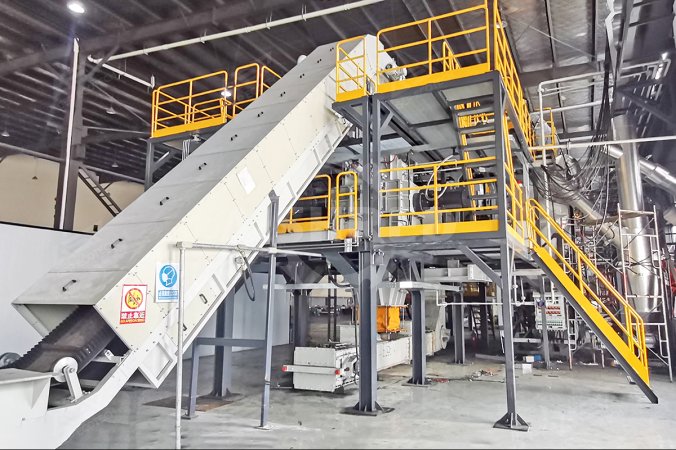 Broyeur à quatre arbres pour le projet de recyclage des batteries au lithium dans la province d'Anhui, en Chine
