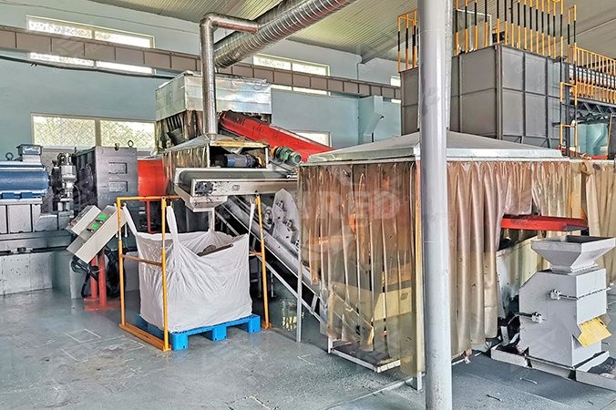 Unité de broyage du caoutchouc