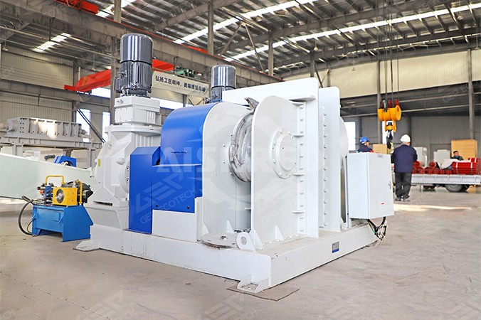 Machine bidirectionnelle de décapsulage de pneus