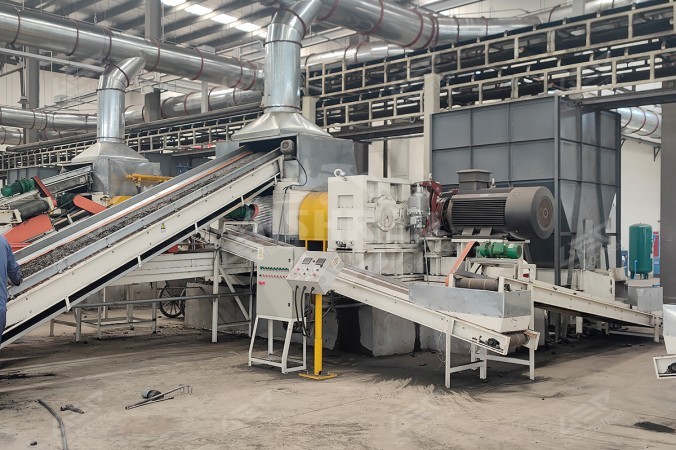 Unité de broyage du caoutchouc