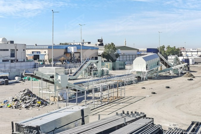Presse à balles hydraulique pour un projet Waste-to-Fuel à double sortie de 50 TPH au Moyen-Orient